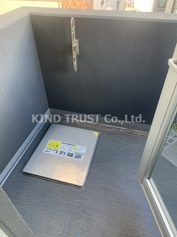 バルコニー　陽当たり良好なバルコニーです