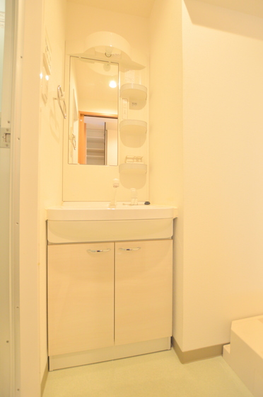 洗面設備　シャンプードレッサー付き洗面台