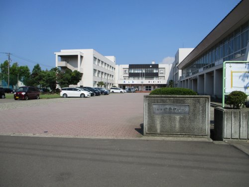 中学校　上越市立城東中学校（中学校）まで1417m