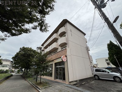 建物外観　敷地内駐車場完備しています