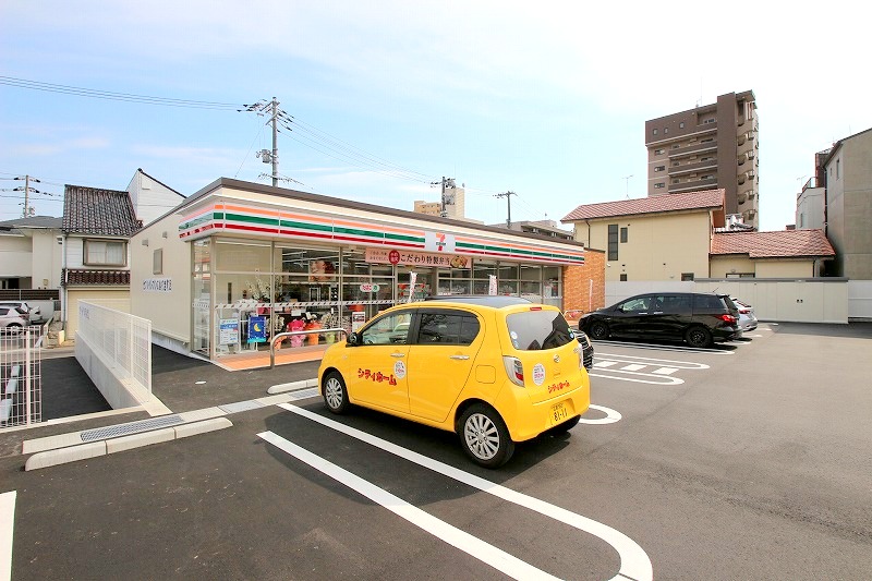 コンビニ　セブンイレブン広島打越町店（コンビニ）まで215m