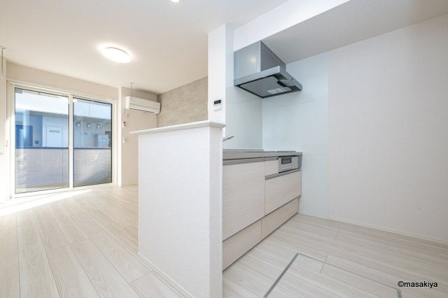 玄関　写真は同じ建築会社の近い間取りのものです。参考にご覧ください