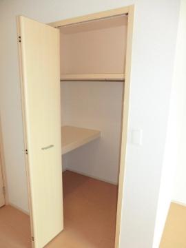 ミーティア　収納　クローゼット
