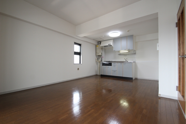 居室・リビング　同物件別号室