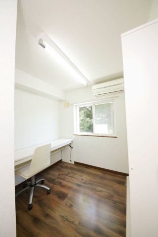 居室・リビング　別部屋同間取りのお写真となります。参考にご覧くださいませ。現