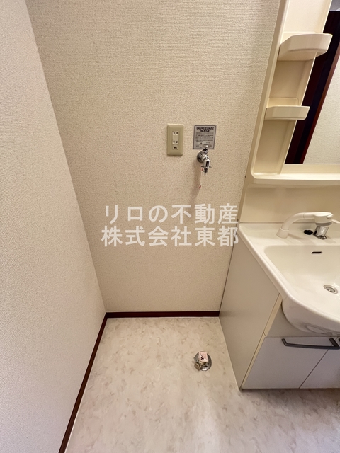 その他　洗濯機置き場は室内にあるので雨に濡れる心配はありません。