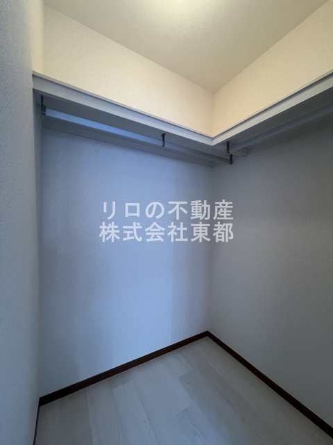 収納　ウォークインクローゼット収納！室内を広くご活用いただけます☆