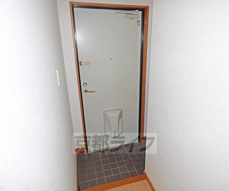 富小路四条マンションの玄関写真