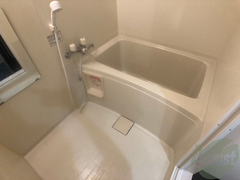 バス・シャワールーム　お風呂になります。一日の疲れを癒してくださいね。