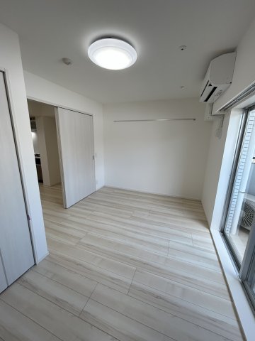 居室・リビング　こちらの居間で趣味の時間をお楽しみください