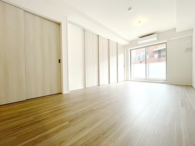 居室・リビング　※別部屋の参考写真です。