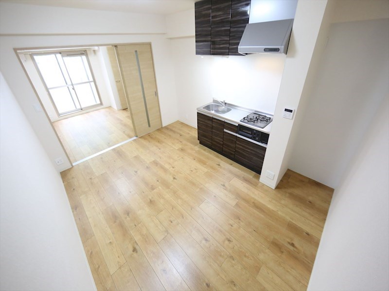 居室・リビング　LDK10帖　洋室6帖と繋げても仕切っても使えます