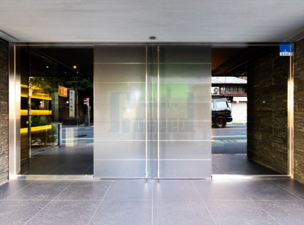 エントランス　☆こちらの物件は仲介手数料0.55か月分です☆