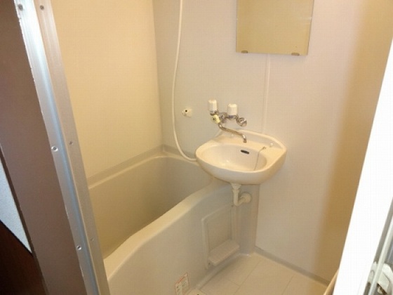 バス・シャワールーム　他号室のお写真です