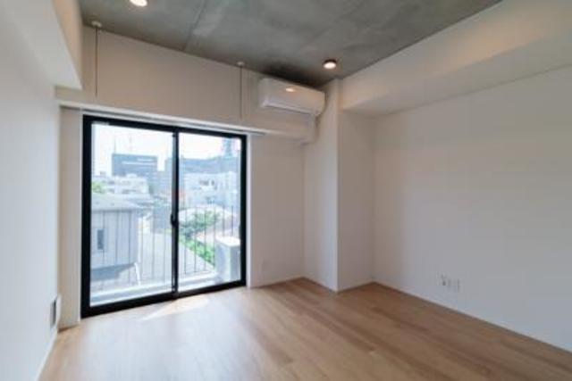 居室・リビング　別号室参考写真