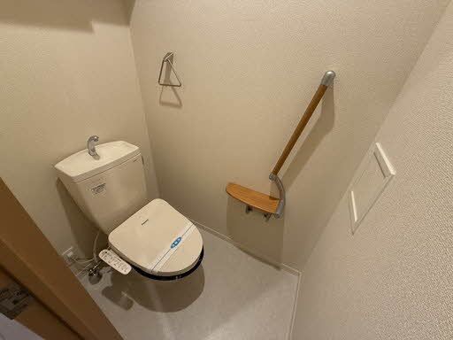 トイレ　毎日つかうものだからこそ、人にやさしく、清潔な機能付便座で…