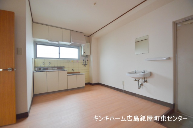 居室・リビング　広々としたリビングルーム