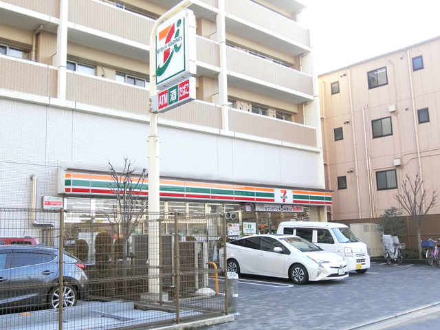 コンビニ　セブンイレブン北区滝野川3丁目店（コンビニ）まで338m