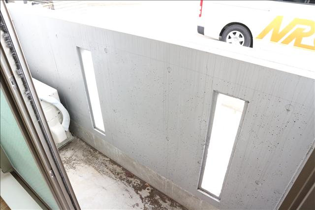 バルコニー　外に洗濯物が干せます