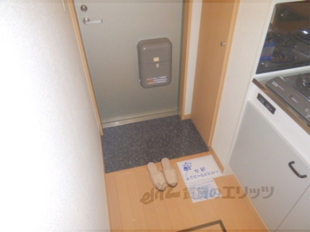 玄関　段差が無くフラットです。