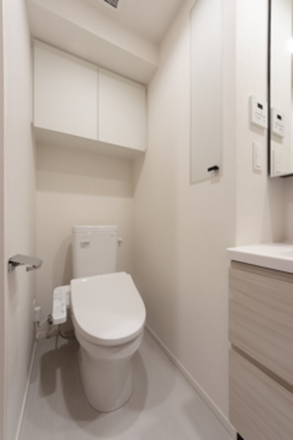 トイレ　※写真は同タイプ住戸です。