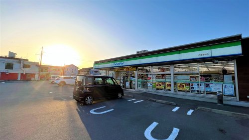 コンビニ　ファミリーマート 沼津港前店（コンビニ）まで356m