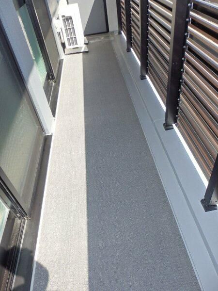 バルコニー　開放的で明るい空間を演出してくれるバルコニーです