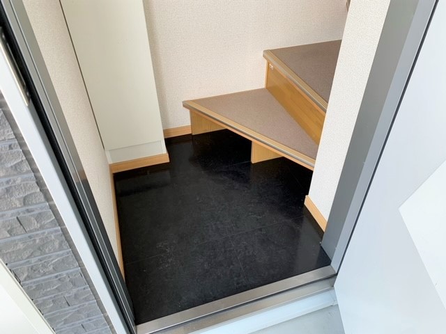 玄関　現況優先