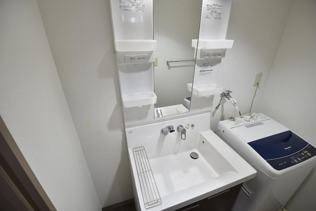 洗面設備　洗髪洗面化粧台