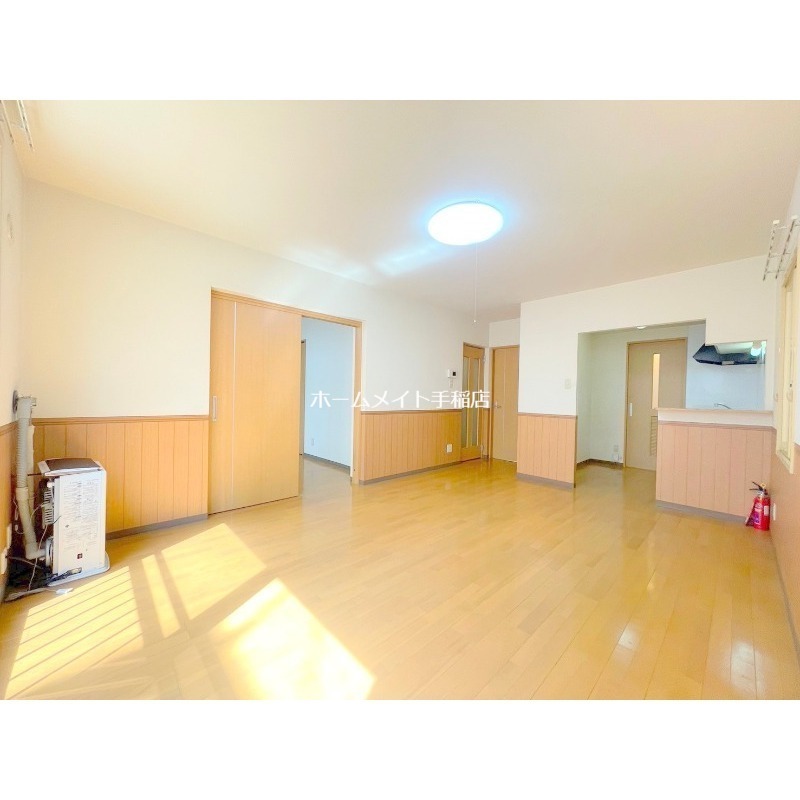 居室・リビング　明るく広々リビングスペース♪