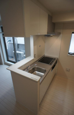 キッチン　コンパクトなキッチンで掃除もラクラク