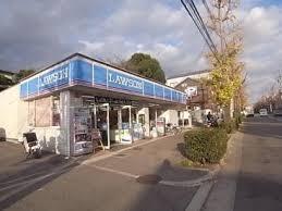 コンビニ　ローソン 神戸生田町四丁目店（コンビニ）まで129m