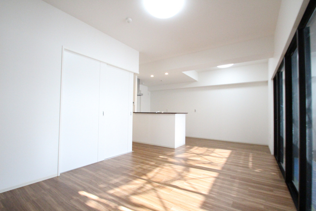 居室・リビング　※同間取り別室の参考写真です