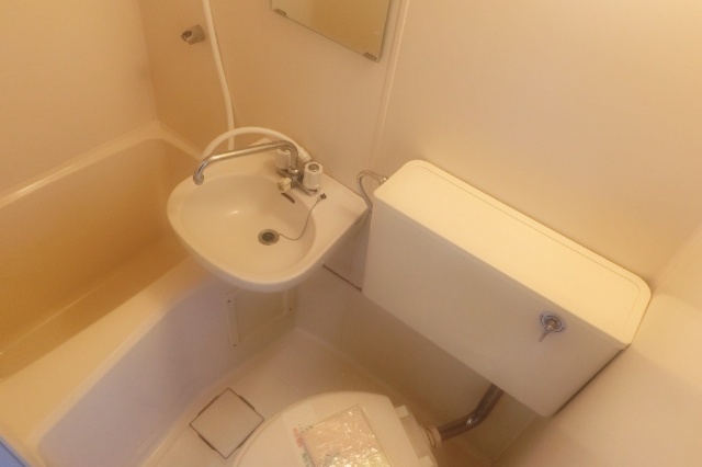 バス・シャワールーム　同一建物５０１号室の写真掲載