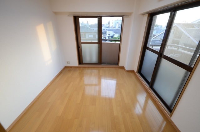 居室・リビング　エアコン付きで初期費用を抑えれます！