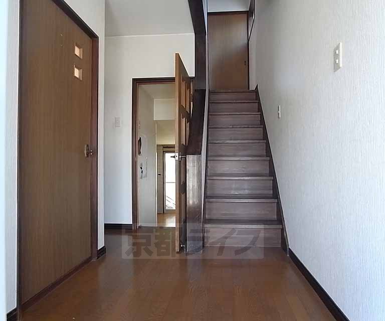 その他部屋・スペース　スッキリとした廊下です。