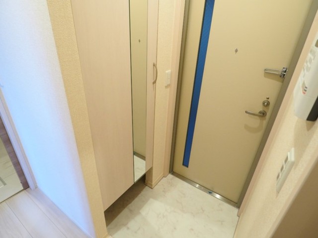 玄関　別部屋同仕様タイプ