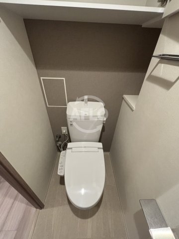 トイレ　コンフォリア・リヴ本町WEST Q　トイレ