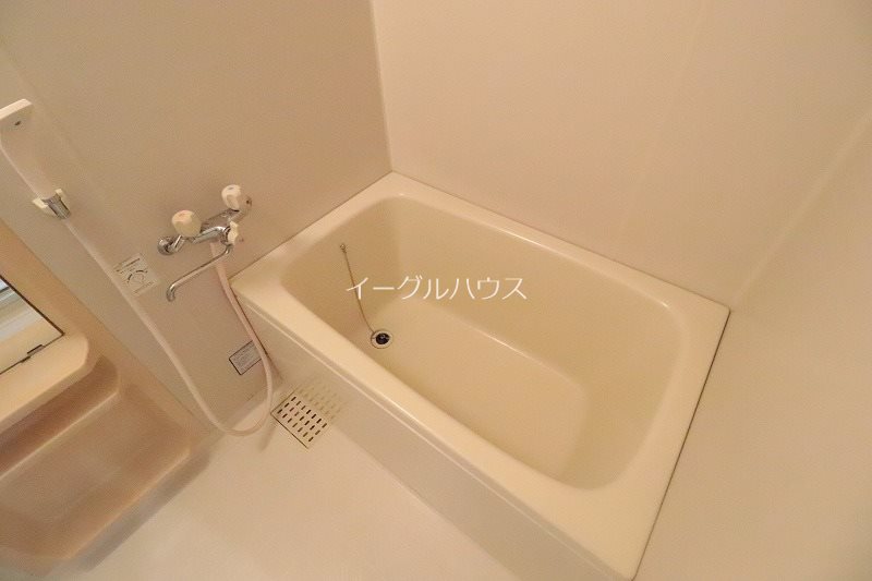 バス・シャワールーム　別部屋の写真使用