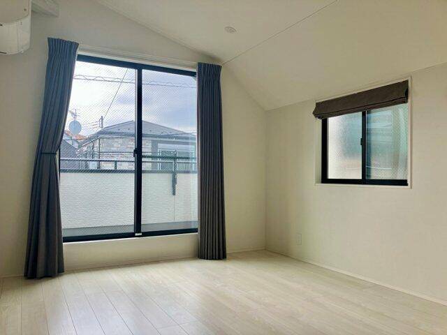 居室・リビング　南?向きです