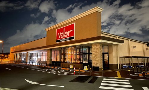 スーパー　バロー　淡路店（スーパー）まで738m