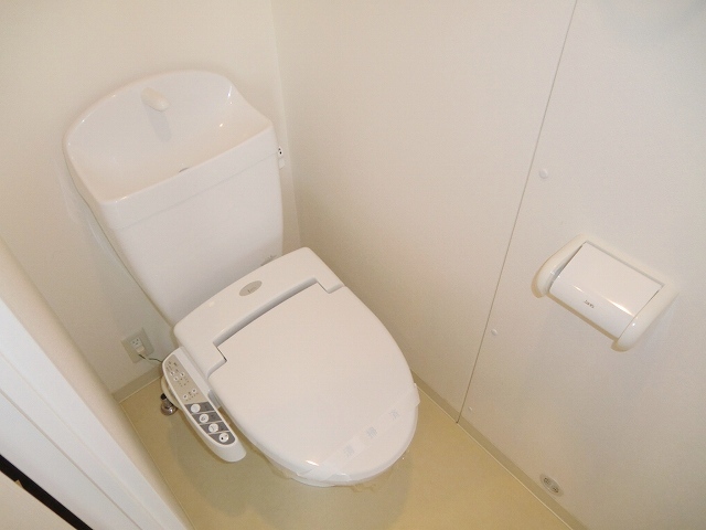 トイレ　温水洗浄便座付きトイレ