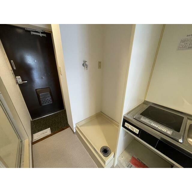 玄関　別部屋の写真です。