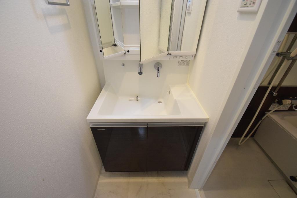 洗面設備　洗髪洗面化粧台