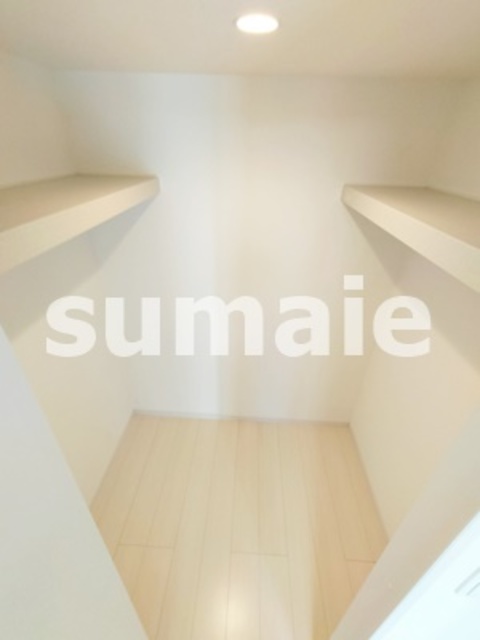 収納　ウォークインクローゼット、たっぷり収納できます！