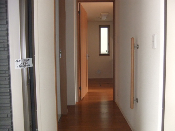 玄関　※別部屋の写真です