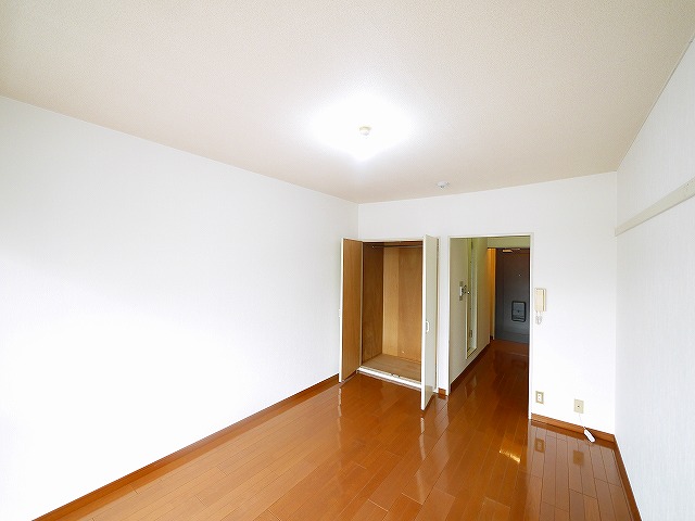 居室・リビング　ゆったり過ごせる居間です