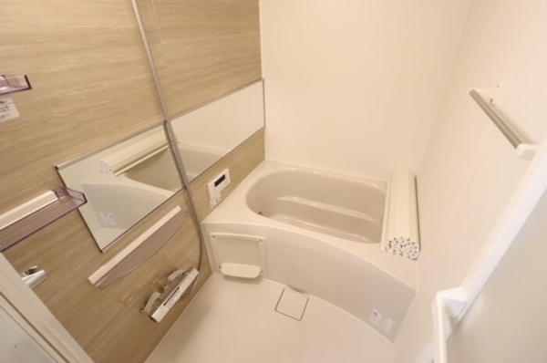 バス・シャワールーム　追い炊き・オートバス機能完備でゆっくりご入浴頂けます♪