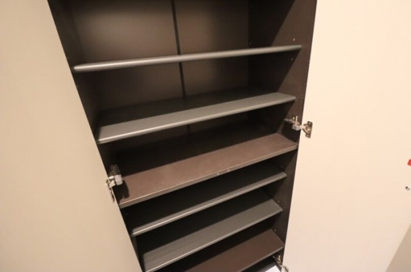 玄関　大容量のシューズボックス設置で靴の収納◎