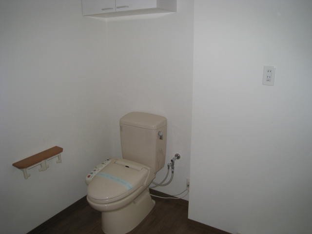 トイレ　同物件、別号室の写真です